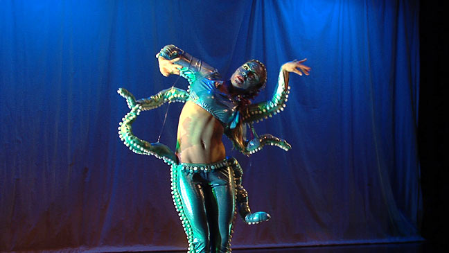 Fantasy belly-dance-performance